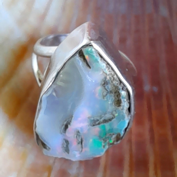 925 Sterling Silver Ring with Huge Ethiopian Opal Rough - Picture 3 of 16